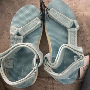 💕bundle 3 for $20💕Women’s sandals